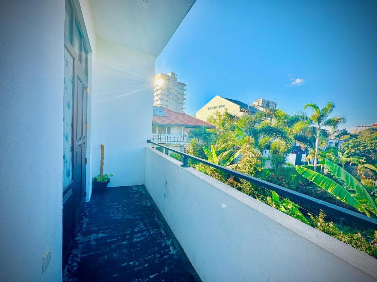 Sea Breeze Guest House เนกอมโบ ภายนอก รูปภาพ